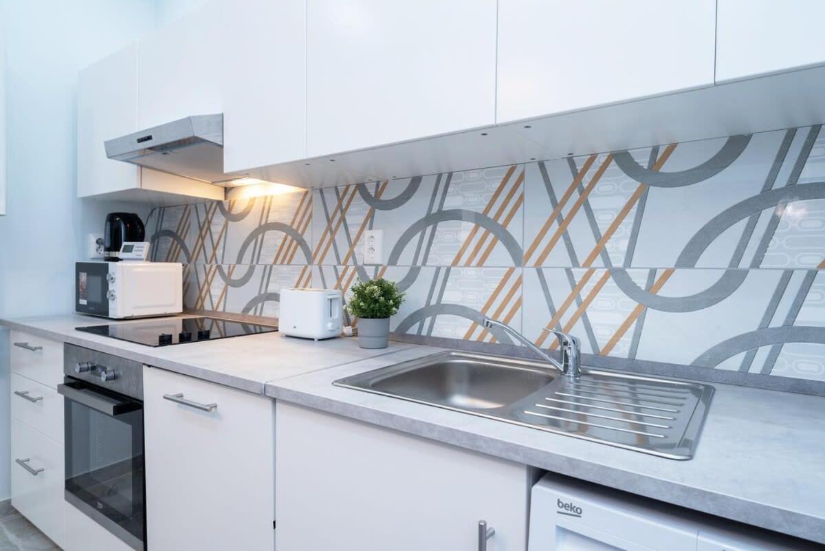 New Spacious Apartment At Superb Location Budapest Extérieur photo